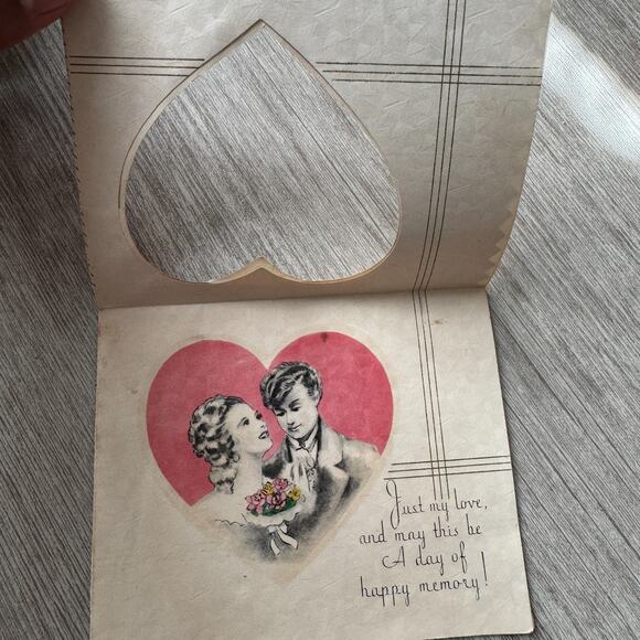 Antique Valentine’s Day Card – Cut Out Heart Window Romantic Couple Floral - Picture 3 of 6